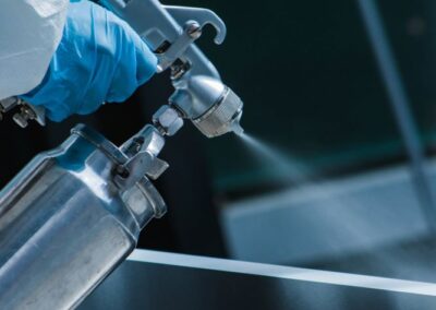 Verniciature Solvente Padova Maver srl nasce nel 1992 occupandosi dall’inizio solo della verniciatura di elementi vari per mobili nelle finiture tinte e naturali del legno